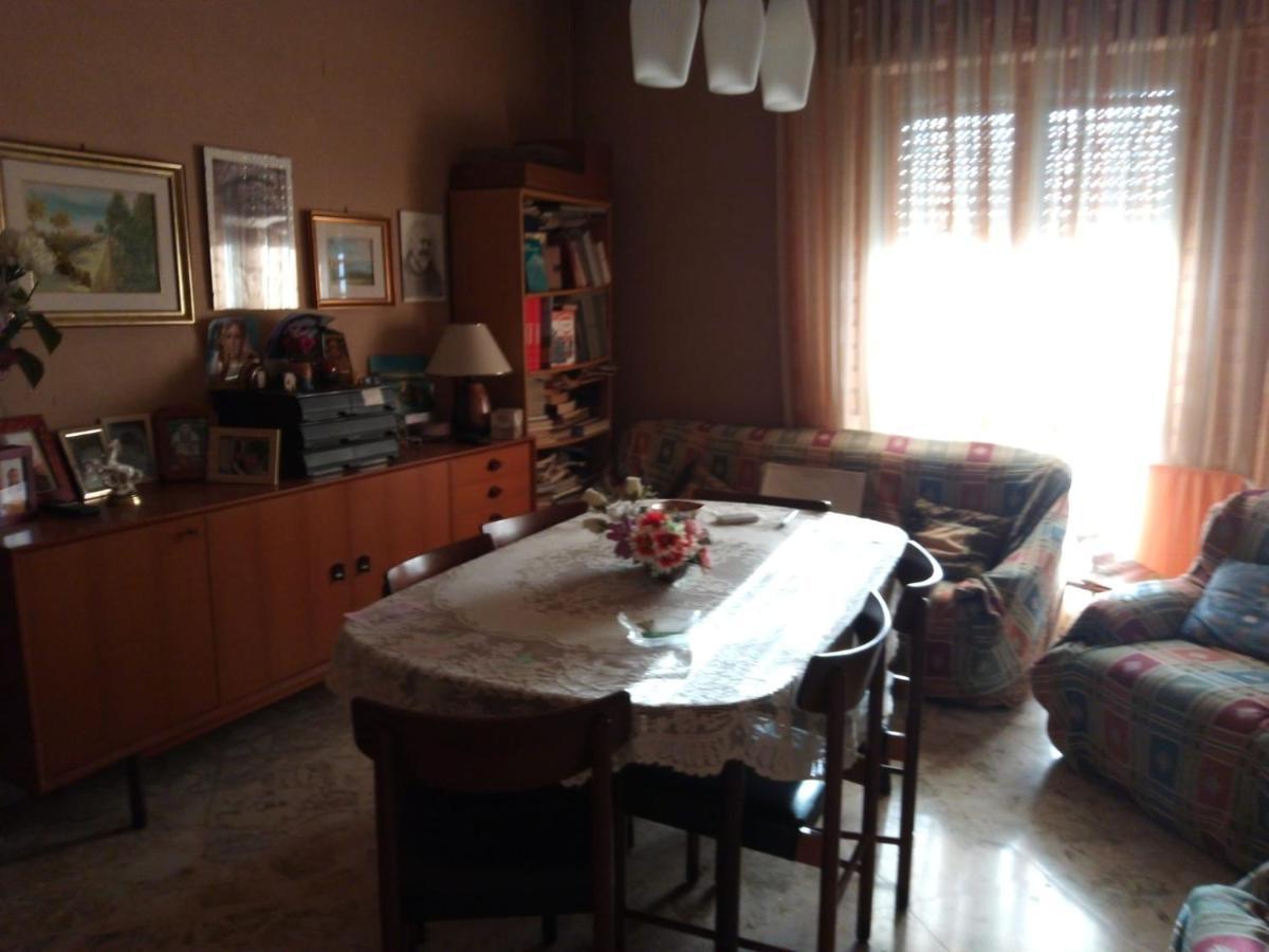 Un Po' Datato Ma Confortevole Apartment Bari